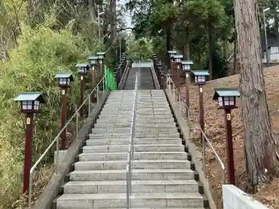 劔神社の{uncategorized: "未分類", other: "その他", undefined: "問題あり", building: "その他建物", grave: "お墓", sacred_gate: "鳥居", guardian: "狛犬", statue: "像", buddha: "仏像", history: "歴史", nature: "自然", garden: "庭園", animal: "動物", pagoda: "塔", temizu: "手水舎", mountain_gate: "山門・神門", sanctuary: "本殿・本堂", subordinate: "末社・摂社", art: "芸術", scenery: "景色", jizo: "地蔵", ema: "絵馬", goshuin: "御朱印", omikuji: "おみくじ", items: "授与品その他", amulet: "お守り", goshuincho: "御朱印帳", eats: "食事", festival: "お祭り", votive_dance: "神楽", shichigosan: "七五三参", wedding: "結婚式", experience: "体験その他", initially: "初詣", around: "周辺", anti_infection: "感染症対策"}