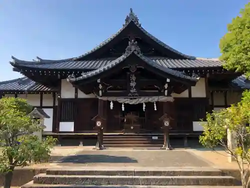 湯神社の本殿