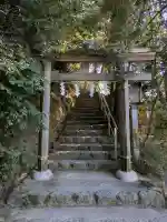 天皇社(大神神社末社)の{uncategorized: "未分類", other: "その他", undefined: "問題あり", building: "その他建物", grave: "お墓", sacred_gate: "鳥居", guardian: "狛犬", statue: "像", buddha: "仏像", history: "歴史", nature: "自然", garden: "庭園", animal: "動物", pagoda: "塔", temizu: "手水舎", mountain_gate: "山門・神門", sanctuary: "本殿・本堂", subordinate: "末社・摂社", art: "芸術", scenery: "景色", jizo: "地蔵", ema: "絵馬", goshuin: "御朱印", omikuji: "おみくじ", items: "授与品その他", amulet: "お守り", goshuincho: "御朱印帳", eats: "食事", festival: "お祭り", votive_dance: "神楽", shichigosan: "七五三参", wedding: "結婚式", experience: "体験その他", initially: "初詣", around: "周辺", anti_infection: "感染症対策"}