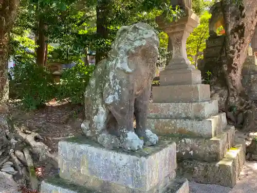 揖夜神社の狛犬