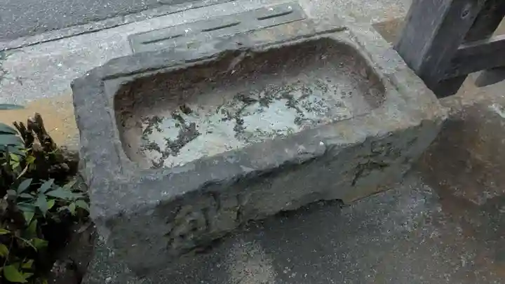 出世稲荷神社の手水舎