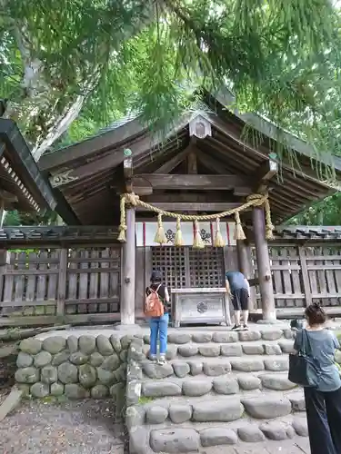 諏訪大社上社前宮の本殿・本堂