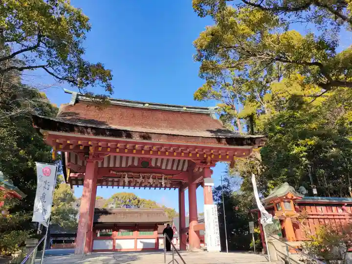 津島神社の山門・神門