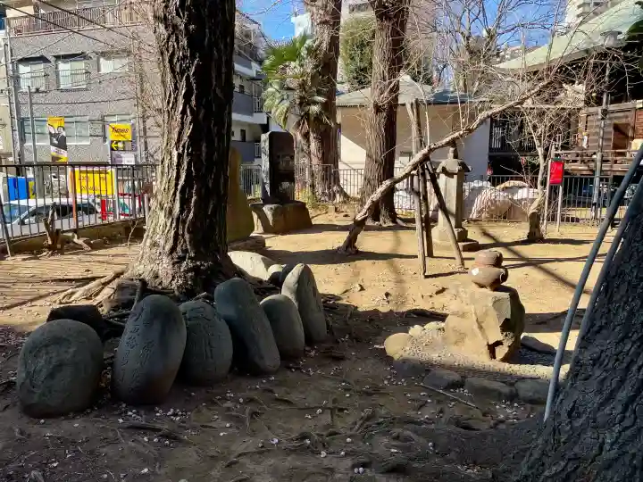 鬼子母神堂 (法明寺)の{uncategorized: "未分類", other: "その他", undefined: "問題あり", building: "その他建物", grave: "お墓", sacred_gate: "鳥居", guardian: "狛犬", statue: "像", buddha: "仏像", history: "歴史", nature: "自然", garden: "庭園", animal: "動物", pagoda: "塔", temizu: "手水舎", mountain_gate: "山門・神門", sanctuary: "本殿・本堂", subordinate: "末社・摂社", art: "芸術", scenery: "景色", jizo: "地蔵", ema: "絵馬", goshuin: "御朱印", omikuji: "おみくじ", items: "授与品その他", amulet: "お守り", goshuincho: "御朱印帳", eats: "食事", festival: "お祭り", votive_dance: "神楽", shichigosan: "七五三参", wedding: "結婚式", experience: "体験その他", initially: "初詣", around: "周辺", anti_infection: "感染症対策"}