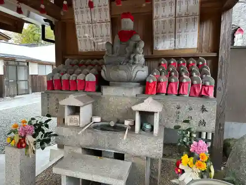 大八嶋福徳神社・玉翁院八嶋寺の{uncategorized: "未分類", other: "その他", undefined: "問題あり", building: "その他建物", grave: "お墓", sacred_gate: "鳥居", guardian: "狛犬", statue: "像", buddha: "仏像", history: "歴史", nature: "自然", garden: "庭園", animal: "動物", pagoda: "塔", temizu: "手水舎", mountain_gate: "山門・神門", sanctuary: "本殿・本堂", subordinate: "末社・摂社", art: "芸術", scenery: "景色", jizo: "地蔵", ema: "絵馬", goshuin: "御朱印", omikuji: "おみくじ", items: "授与品その他", amulet: "お守り", goshuincho: "御朱印帳", eats: "食事", festival: "お祭り", votive_dance: "神楽", shichigosan: "七五三参", wedding: "結婚式", experience: "体験その他", initially: "初詣", around: "周辺", anti_infection: "感染症対策"}