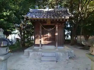 神明社・小河天神社合殿の末社・摂社