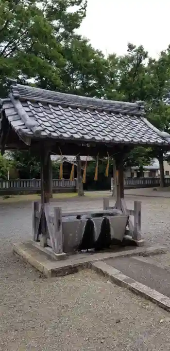 岡宮神社の手水舎