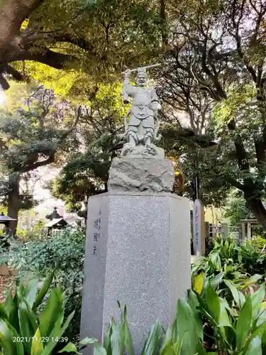 瀧泉寺（目黒不動尊）の像