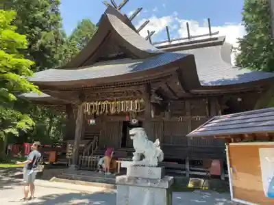 冨士御室浅間神社の本殿・本堂