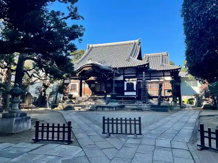 本立寺の{uncategorized: "未分類", other: "その他", undefined: "問題あり", building: "その他建物", grave: "お墓", sacred_gate: "鳥居", guardian: "狛犬", statue: "像", buddha: "仏像", history: "歴史", nature: "自然", garden: "庭園", animal: "動物", pagoda: "塔", temizu: "手水舎", mountain_gate: "山門・神門", sanctuary: "本殿・本堂", subordinate: "末社・摂社", art: "芸術", scenery: "景色", jizo: "地蔵", ema: "絵馬", goshuin: "御朱印", omikuji: "おみくじ", items: "授与品その他", amulet: "お守り", goshuincho: "御朱印帳", eats: "食事", festival: "お祭り", votive_dance: "神楽", shichigosan: "七五三参", wedding: "結婚式", experience: "体験その他", initially: "初詣", around: "周辺", anti_infection: "感染症対策"}