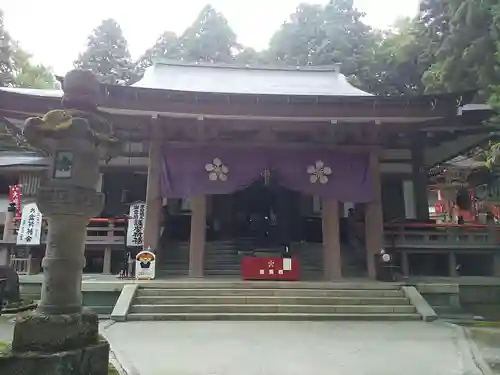 日石寺の本殿・本堂