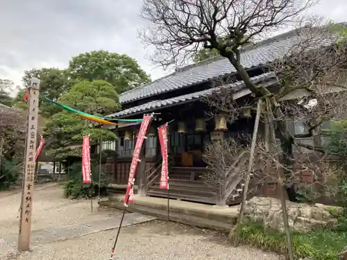 観音寺の本殿