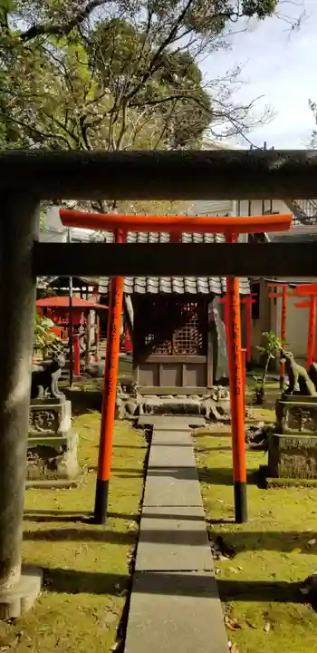 三囲神社の鳥居