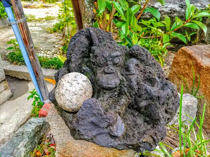 髙帝龍王龍神社(白山宮末社)の狛犬