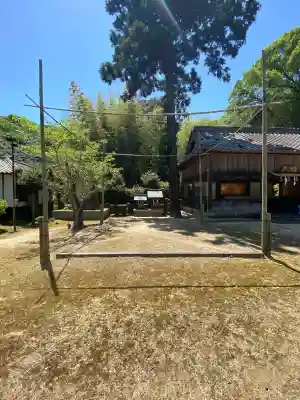 真止戸山神社の{uncategorized: "未分類", other: "その他", undefined: "問題あり", building: "その他建物", grave: "お墓", sacred_gate: "鳥居", guardian: "狛犬", statue: "像", buddha: "仏像", history: "歴史", nature: "自然", garden: "庭園", animal: "動物", pagoda: "塔", temizu: "手水舎", mountain_gate: "山門・神門", sanctuary: "本殿・本堂", subordinate: "末社・摂社", art: "芸術", scenery: "景色", jizo: "地蔵", ema: "絵馬", goshuin: "御朱印", omikuji: "おみくじ", items: "授与品その他", amulet: "お守り", goshuincho: "御朱印帳", eats: "食事", festival: "お祭り", votive_dance: "神楽", shichigosan: "七五三参", wedding: "結婚式", experience: "体験その他", initially: "初詣", around: "周辺", anti_infection: "感染症対策"}