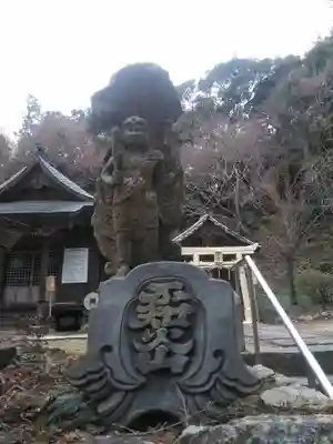 瑠璃光寺の像