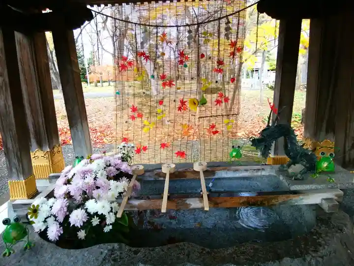 彌彦神社 (伊夜日子神社)の手水舎