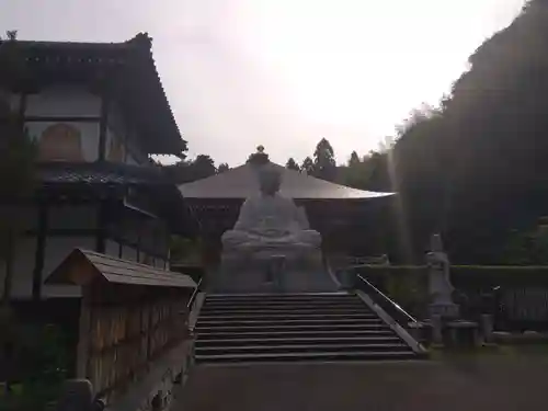 御誕生寺（猫寺）(福井県)