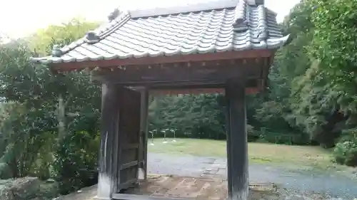 鏡泉院の山門