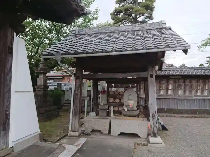 摂取院の手水舎