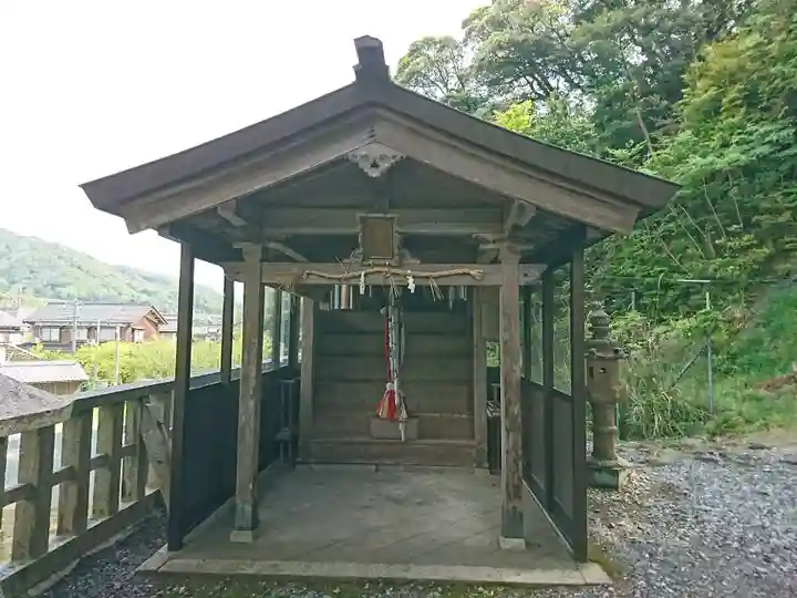 宇波西神社の末社・摂社