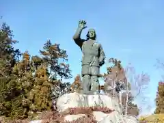 三峯神社の像