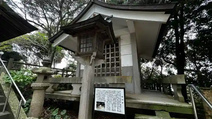 志賀海神社の{uncategorized: "未分類", other: "その他", undefined: "問題あり", building: "その他建物", grave: "お墓", sacred_gate: "鳥居", guardian: "狛犬", statue: "像", buddha: "仏像", history: "歴史", nature: "自然", garden: "庭園", animal: "動物", pagoda: "塔", temizu: "手水舎", mountain_gate: "山門・神門", sanctuary: "本殿・本堂", subordinate: "末社・摂社", art: "芸術", scenery: "景色", jizo: "地蔵", ema: "絵馬", goshuin: "御朱印", omikuji: "おみくじ", items: "授与品その他", amulet: "お守り", goshuincho: "御朱印帳", eats: "食事", festival: "お祭り", votive_dance: "神楽", shichigosan: "七五三参", wedding: "結婚式", experience: "体験その他", initially: "初詣", around: "周辺", anti_infection: "感染症対策"}