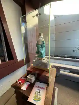 宗慶寺の{uncategorized: "未分類", other: "その他", undefined: "問題あり", building: "その他建物", grave: "お墓", sacred_gate: "鳥居", guardian: "狛犬", statue: "像", buddha: "仏像", history: "歴史", nature: "自然", garden: "庭園", animal: "動物", pagoda: "塔", temizu: "手水舎", mountain_gate: "山門・神門", sanctuary: "本殿・本堂", subordinate: "末社・摂社", art: "芸術", scenery: "景色", jizo: "地蔵", ema: "絵馬", goshuin: "御朱印", omikuji: "おみくじ", items: "授与品その他", amulet: "お守り", goshuincho: "御朱印帳", eats: "食事", festival: "お祭り", votive_dance: "神楽", shichigosan: "七五三参", wedding: "結婚式", experience: "体験その他", initially: "初詣", around: "周辺", anti_infection: "感染症対策"}