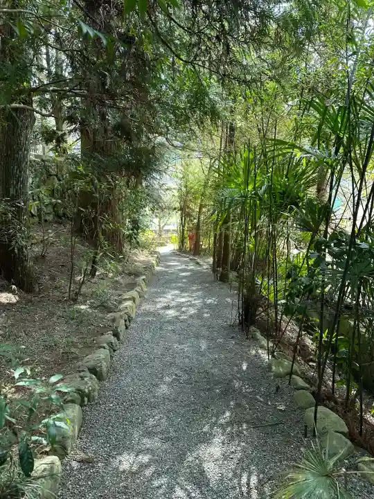 天河大辨財天社の{uncategorized: "未分類", other: "その他", undefined: "問題あり", building: "その他建物", grave: "お墓", sacred_gate: "鳥居", guardian: "狛犬", statue: "像", buddha: "仏像", history: "歴史", nature: "自然", garden: "庭園", animal: "動物", pagoda: "塔", temizu: "手水舎", mountain_gate: "山門・神門", sanctuary: "本殿・本堂", subordinate: "末社・摂社", art: "芸術", scenery: "景色", jizo: "地蔵", ema: "絵馬", goshuin: "御朱印", omikuji: "おみくじ", items: "授与品その他", amulet: "お守り", goshuincho: "御朱印帳", eats: "食事", festival: "お祭り", votive_dance: "神楽", shichigosan: "七五三参", wedding: "結婚式", experience: "体験その他", initially: "初詣", around: "周辺", anti_infection: "感染症対策"}