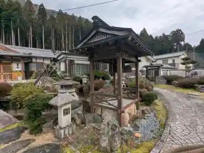 仏縁寺の{uncategorized: "未分類", other: "その他", undefined: "問題あり", building: "その他建物", grave: "お墓", sacred_gate: "鳥居", guardian: "狛犬", statue: "像", buddha: "仏像", history: "歴史", nature: "自然", garden: "庭園", animal: "動物", pagoda: "塔", temizu: "手水舎", mountain_gate: "山門・神門", sanctuary: "本殿・本堂", subordinate: "末社・摂社", art: "芸術", scenery: "景色", jizo: "地蔵", ema: "絵馬", goshuin: "御朱印", omikuji: "おみくじ", items: "授与品その他", amulet: "お守り", goshuincho: "御朱印帳", eats: "食事", festival: "お祭り", votive_dance: "神楽", shichigosan: "七五三参", wedding: "結婚式", experience: "体験その他", initially: "初詣", around: "周辺", anti_infection: "感染症対策"}