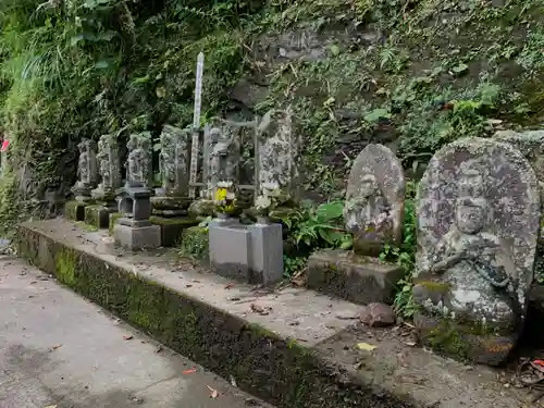 長秀寺{永代供養やすらぎ納骨堂・浪切不動尊}の仏像