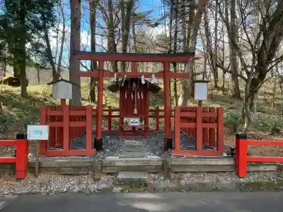 華厳神社の{uncategorized: "未分類", other: "その他", undefined: "問題あり", building: "その他建物", grave: "お墓", sacred_gate: "鳥居", guardian: "狛犬", statue: "像", buddha: "仏像", history: "歴史", nature: "自然", garden: "庭園", animal: "動物", pagoda: "塔", temizu: "手水舎", mountain_gate: "山門・神門", sanctuary: "本殿・本堂", subordinate: "末社・摂社", art: "芸術", scenery: "景色", jizo: "地蔵", ema: "絵馬", goshuin: "御朱印", omikuji: "おみくじ", items: "授与品その他", amulet: "お守り", goshuincho: "御朱印帳", eats: "食事", festival: "お祭り", votive_dance: "神楽", shichigosan: "七五三参", wedding: "結婚式", experience: "体験その他", initially: "初詣", around: "周辺", anti_infection: "感染症対策"}