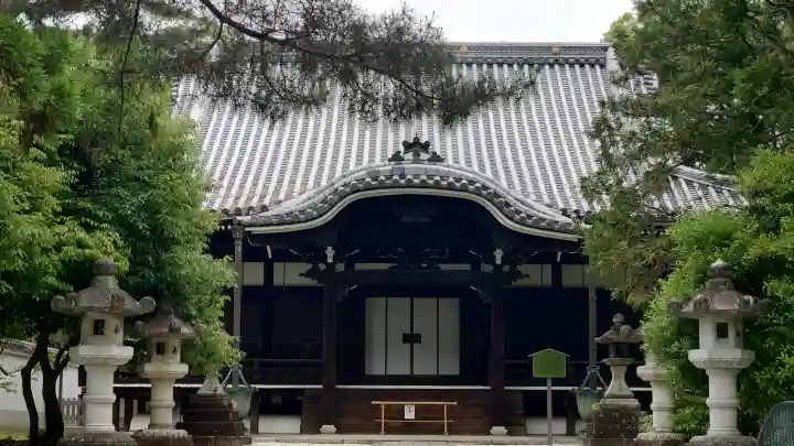 智積院の{uncategorized: "未分類", other: "その他", undefined: "問題あり", building: "その他建物", grave: "お墓", sacred_gate: "鳥居", guardian: "狛犬", statue: "像", buddha: "仏像", history: "歴史", nature: "自然", garden: "庭園", animal: "動物", pagoda: "塔", temizu: "手水舎", mountain_gate: "山門・神門", sanctuary: "本殿・本堂", subordinate: "末社・摂社", art: "芸術", scenery: "景色", jizo: "地蔵", ema: "絵馬", goshuin: "御朱印", omikuji: "おみくじ", items: "授与品その他", amulet: "お守り", goshuincho: "御朱印帳", eats: "食事", festival: "お祭り", votive_dance: "神楽", shichigosan: "七五三参", wedding: "結婚式", experience: "体験その他", initially: "初詣", around: "周辺", anti_infection: "感染症対策"}