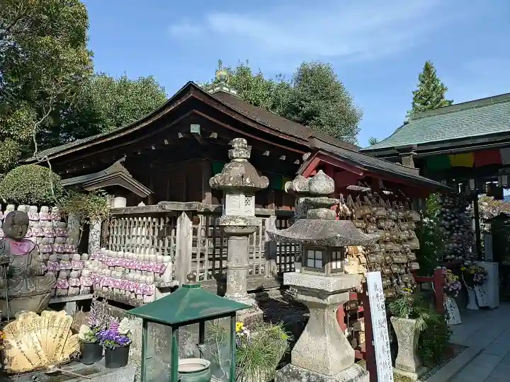 慈尊院の{uncategorized: "未分類", other: "その他", undefined: "問題あり", building: "その他建物", grave: "お墓", sacred_gate: "鳥居", guardian: "狛犬", statue: "像", buddha: "仏像", history: "歴史", nature: "自然", garden: "庭園", animal: "動物", pagoda: "塔", temizu: "手水舎", mountain_gate: "山門・神門", sanctuary: "本殿・本堂", subordinate: "末社・摂社", art: "芸術", scenery: "景色", jizo: "地蔵", ema: "絵馬", goshuin: "御朱印", omikuji: "おみくじ", items: "授与品その他", amulet: "お守り", goshuincho: "御朱印帳", eats: "食事", festival: "お祭り", votive_dance: "神楽", shichigosan: "七五三参", wedding: "結婚式", experience: "体験その他", initially: "初詣", around: "周辺", anti_infection: "感染症対策"}