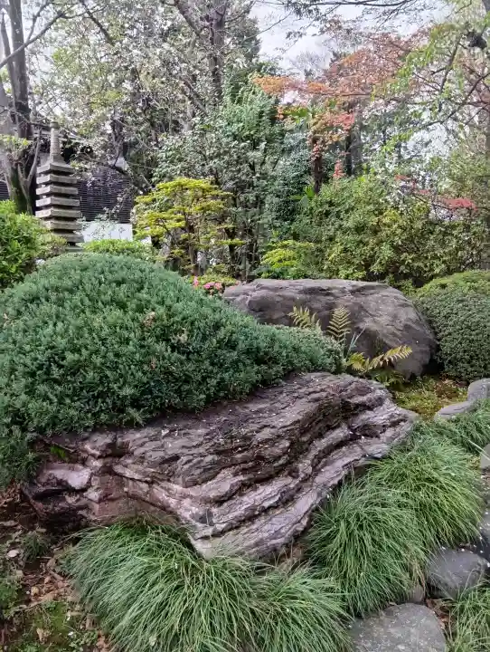 妙安寺の{uncategorized: "未分類", other: "その他", undefined: "問題あり", building: "その他建物", grave: "お墓", sacred_gate: "鳥居", guardian: "狛犬", statue: "像", buddha: "仏像", history: "歴史", nature: "自然", garden: "庭園", animal: "動物", pagoda: "塔", temizu: "手水舎", mountain_gate: "山門・神門", sanctuary: "本殿・本堂", subordinate: "末社・摂社", art: "芸術", scenery: "景色", jizo: "地蔵", ema: "絵馬", goshuin: "御朱印", omikuji: "おみくじ", items: "授与品その他", amulet: "お守り", goshuincho: "御朱印帳", eats: "食事", festival: "お祭り", votive_dance: "神楽", shichigosan: "七五三参", wedding: "結婚式", experience: "体験その他", initially: "初詣", around: "周辺", anti_infection: "感染症対策"}