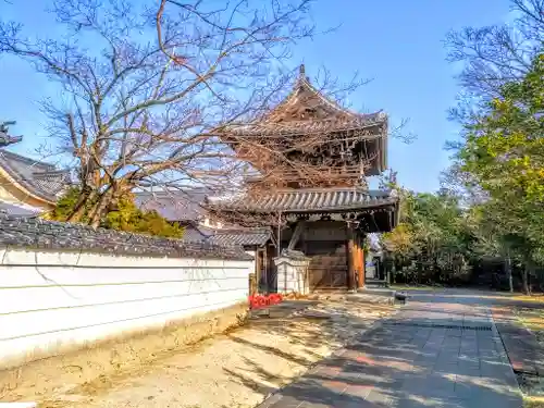 天澤院の山門