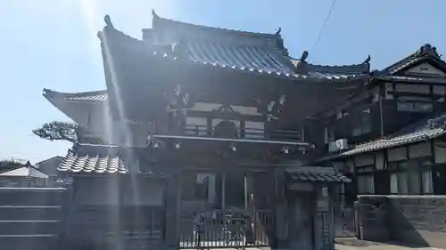 西性寺の山門・神門