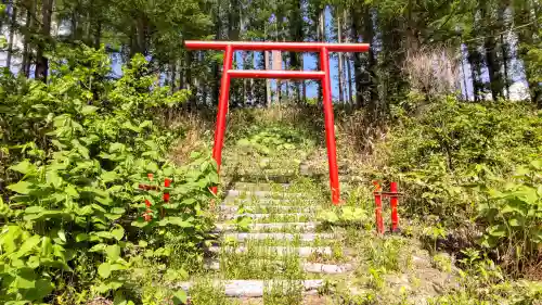 新生神社の鳥居