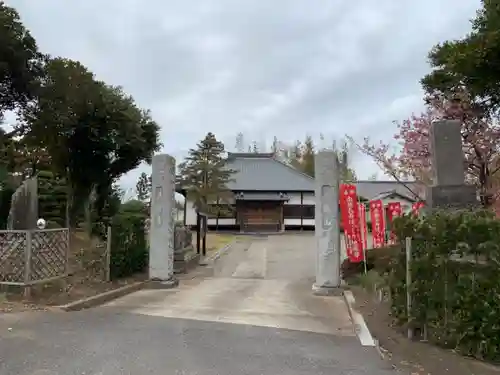 満隆寺の山門