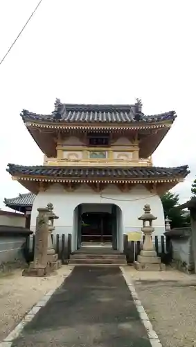 勅願院 観音寺の山門