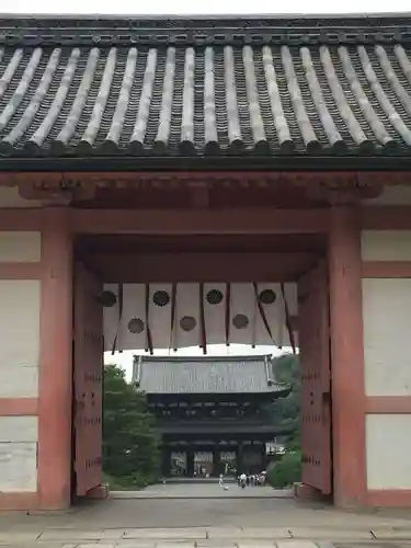 仁和寺の山門