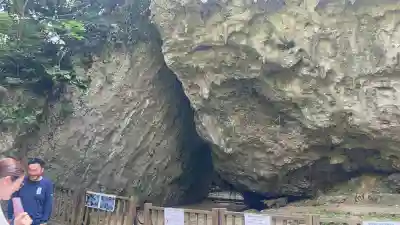 斎場御嶽の{uncategorized: "未分類", other: "その他", undefined: "問題あり", building: "その他建物", grave: "お墓", sacred_gate: "鳥居", guardian: "狛犬", statue: "像", buddha: "仏像", history: "歴史", nature: "自然", garden: "庭園", animal: "動物", pagoda: "塔", temizu: "手水舎", mountain_gate: "山門・神門", sanctuary: "本殿・本堂", subordinate: "末社・摂社", art: "芸術", scenery: "景色", jizo: "地蔵", ema: "絵馬", goshuin: "御朱印", omikuji: "おみくじ", items: "授与品その他", amulet: "お守り", goshuincho: "御朱印帳", eats: "食事", festival: "お祭り", votive_dance: "神楽", shichigosan: "七五三参", wedding: "結婚式", experience: "体験その他", initially: "初詣", around: "周辺", anti_infection: "感染症対策"}