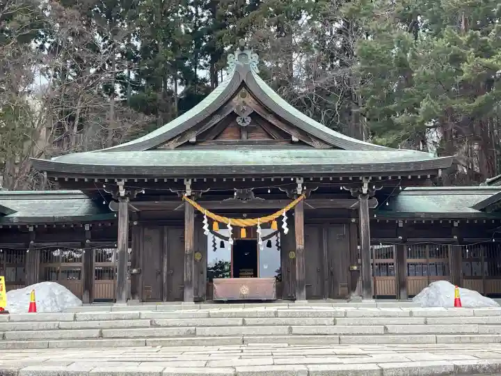 函館護國神社の{uncategorized: "未分類", other: "その他", undefined: "問題あり", building: "その他建物", grave: "お墓", sacred_gate: "鳥居", guardian: "狛犬", statue: "像", buddha: "仏像", history: "歴史", nature: "自然", garden: "庭園", animal: "動物", pagoda: "塔", temizu: "手水舎", mountain_gate: "山門・神門", sanctuary: "本殿・本堂", subordinate: "末社・摂社", art: "芸術", scenery: "景色", jizo: "地蔵", ema: "絵馬", goshuin: "御朱印", omikuji: "おみくじ", items: "授与品その他", amulet: "お守り", goshuincho: "御朱印帳", eats: "食事", festival: "お祭り", votive_dance: "神楽", shichigosan: "七五三参", wedding: "結婚式", experience: "体験その他", initially: "初詣", around: "周辺", anti_infection: "感染症対策"}