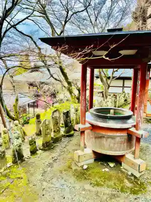 金昌寺の{uncategorized: "未分類", other: "その他", undefined: "問題あり", building: "その他建物", grave: "お墓", sacred_gate: "鳥居", guardian: "狛犬", statue: "像", buddha: "仏像", history: "歴史", nature: "自然", garden: "庭園", animal: "動物", pagoda: "塔", temizu: "手水舎", mountain_gate: "山門・神門", sanctuary: "本殿・本堂", subordinate: "末社・摂社", art: "芸術", scenery: "景色", jizo: "地蔵", ema: "絵馬", goshuin: "御朱印", omikuji: "おみくじ", items: "授与品その他", amulet: "お守り", goshuincho: "御朱印帳", eats: "食事", festival: "お祭り", votive_dance: "神楽", shichigosan: "七五三参", wedding: "結婚式", experience: "体験その他", initially: "初詣", around: "周辺", anti_infection: "感染症対策"}