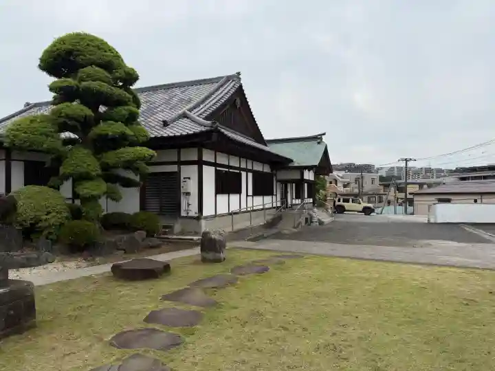 妙秀寺の{uncategorized: "未分類", other: "その他", undefined: "問題あり", building: "その他建物", grave: "お墓", sacred_gate: "鳥居", guardian: "狛犬", statue: "像", buddha: "仏像", history: "歴史", nature: "自然", garden: "庭園", animal: "動物", pagoda: "塔", temizu: "手水舎", mountain_gate: "山門・神門", sanctuary: "本殿・本堂", subordinate: "末社・摂社", art: "芸術", scenery: "景色", jizo: "地蔵", ema: "絵馬", goshuin: "御朱印", omikuji: "おみくじ", items: "授与品その他", amulet: "お守り", goshuincho: "御朱印帳", eats: "食事", festival: "お祭り", votive_dance: "神楽", shichigosan: "七五三参", wedding: "結婚式", experience: "体験その他", initially: "初詣", around: "周辺", anti_infection: "感染症対策"}