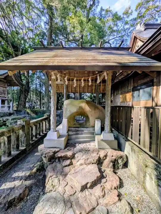 久礼八幡宮の{uncategorized: "未分類", other: "その他", undefined: "問題あり", building: "その他建物", grave: "お墓", sacred_gate: "鳥居", guardian: "狛犬", statue: "像", buddha: "仏像", history: "歴史", nature: "自然", garden: "庭園", animal: "動物", pagoda: "塔", temizu: "手水舎", mountain_gate: "山門・神門", sanctuary: "本殿・本堂", subordinate: "末社・摂社", art: "芸術", scenery: "景色", jizo: "地蔵", ema: "絵馬", goshuin: "御朱印", omikuji: "おみくじ", items: "授与品その他", amulet: "お守り", goshuincho: "御朱印帳", eats: "食事", festival: "お祭り", votive_dance: "神楽", shichigosan: "七五三参", wedding: "結婚式", experience: "体験その他", initially: "初詣", around: "周辺", anti_infection: "感染症対策"}