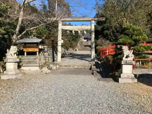 赤尾渋垂郡辺神社の鳥居