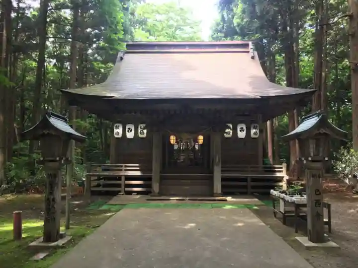横浜八幡神社の本殿・本堂