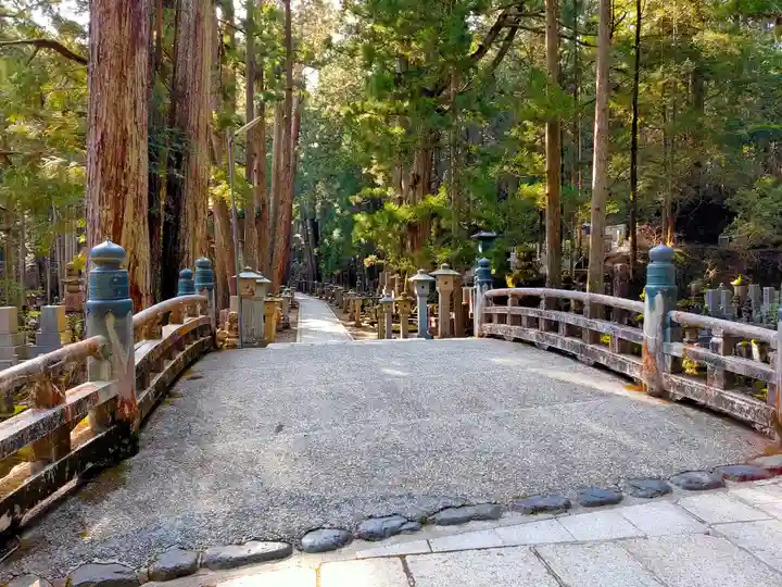 高野山金剛峯寺奥の院(和歌山県)