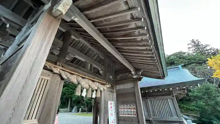 隠岐神社の山門・神門